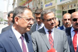 Bakan &Ouml;zhaseki Cizre'de incelemelerde bulundu