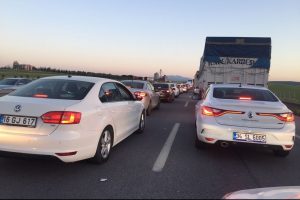 Bursa-İzmir karayolunda tatil yoğunluğu yaşanıyor