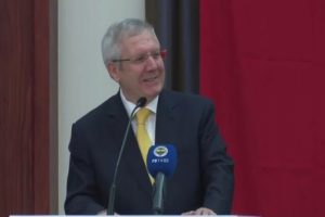 Aziz Yıldırım: Seneye karşınıza şampiyon olarak &ccedil;ıkacağım