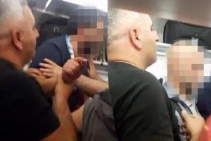 Tartışma u&ccedil;akta başladı, apronda devam etti: Dayak yedi