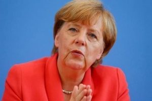 Merkel'den &ccedil;ifte vatandaşlığa destek!