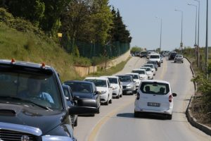 &Ccedil;erkez Cengiz, 10 aylık hapis i&ccedil;in 100 ara&ccedil;lık konvoyla cezaevine gitti