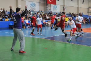 Bursa Nil&uuml;fer Belediyespor hentbolda sezonu galibiyetle kapadı