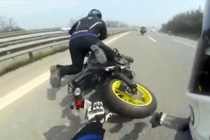 TEM'de motosikletlilerin yaptığı kaza kamerada
