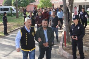Polis &ccedil;ete &uuml;yelerinin birbirini dolandırılmasını &ouml;nledi