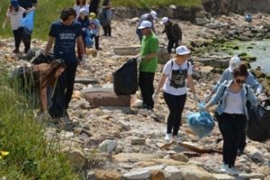 Antik kent b&ouml;lgesinde 400 kilo &ccedil;&ouml;p toplandı