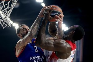Anadolu Efes, D&ouml;rtl&uuml; Final i&ccedil;in sahaya &ccedil;ıkıyor