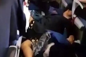 Şiddetli t&uuml;rb&uuml;lans yolculara vurdu: 20 yaralı