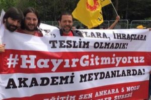 O iki kelimeyi kesip alana girdiler
