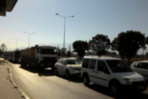 Tatilciler d&ouml;n&uuml;yor! Bursa-İzmir karayolunda trafik yoğunluğu