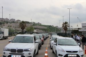 Bursa-İstanbul Karayolu'nda tatil yoğunluğu
