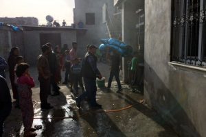 &Ccedil;ocuk gelinin kocasını &ouml;ld&uuml;rd&uuml;ğ&uuml; ileri s&uuml;r&uuml;len sevgilinin evi yakıldı