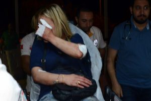 Borcunu 2 &ccedil;ocuk annesini taciz ederek kapatmak istedi