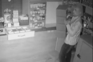 Bursa'da şaşkın ve acemi hırsızlar kamerada!