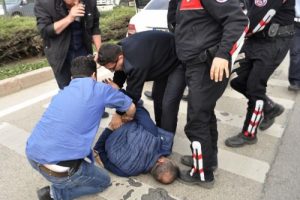 Bursa'da aranan zanlı b&ouml;yle yakalandı