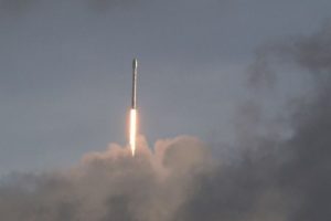 SpaceX ilk kez ABD ordusu i&ccedil;in casus uydu fırlattı