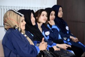 BE&Uuml;'de 'Anne &Uuml;niversitesi' ilk mezunlarını verdi
