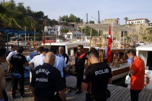 Engelli adam falezlerden d&uuml;şerek &ouml;ld&uuml;