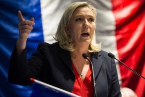 Fransa'da Le Pen alay konusu oldu!