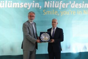 BALKANT&Uuml;RKSİAD'dan Bursa Nil&uuml;fer Belediye Başkanı Bozbey'e ziyaret