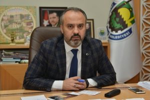 Bursa İneg&ouml;l Belediye Başkanı Aktaş: "Trib&uuml;nlere oynama derdinde değilim"