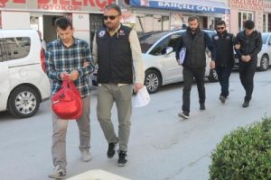 Eskişehir'de FET&Ouml; ş&uuml;phelisi 2 kişi adliyede