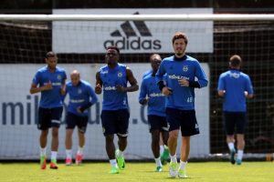 Fenerbah&ccedil;e derbi hazırlıklarını s&uuml;rd&uuml;rd&uuml;