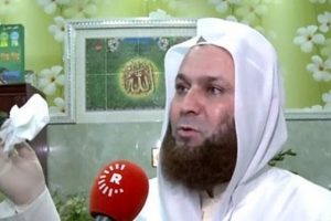 Pe&ccedil;ete yediren, idrar i&ccedil;iren 'hoca'ya g&ouml;zaltı!