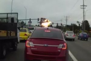 ABD'de k&uuml;&ccedil;&uuml;k u&ccedil;ak alev alarak d&uuml;şt&uuml;!