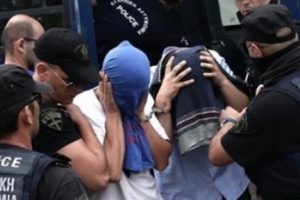 Yunanistan'dan 3 darbeci askerin T&uuml;rkiye'ye iadesine ret