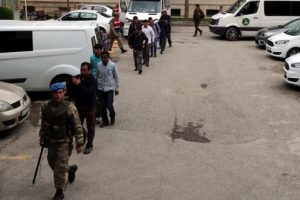 Erzincan'da 90 Afgan ka&ccedil;ak yakalandı