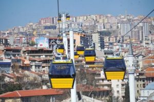 Ankara'da teleferiğin &ccedil;arptığı m&uuml;hendis 8 metreden u&ccedil;tu