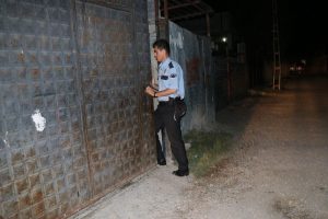 Polis sokak sokak hırsız aradı