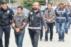 Pe&ccedil;eteye sarılı &ccedil;ipten &ccedil;ıktı! Rakam inanılmaz