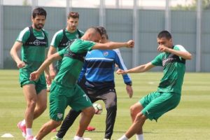 Bursaspor'da &Ccedil;aykur Rizespor hazırlıkları s&uuml;r&uuml;yor