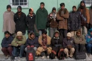 Başkale'de Afganistan uyruklu 36 ka&ccedil;ak yakalandı