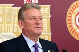 CHP'li Haluk Pekşen'den AYM'ye referandum başvurusu