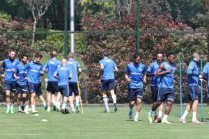 Fenerbah&ccedil;e derbi hazırlıklarını s&uuml;rd&uuml;rd&uuml;