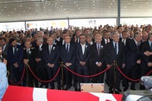 Ahmet İsvan son yolculuğunda uğurlandı