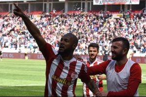 Leandrinho'yu Trabzonspor istemiş