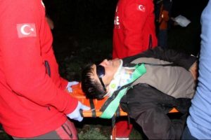 Paraş&uuml;tle ormanlık alana d&uuml;şen Rus turisti, UMKE kurtardı
