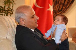 Şehit &ccedil;ocuğuna bakmadığı iddia edilen doktora soruşturma