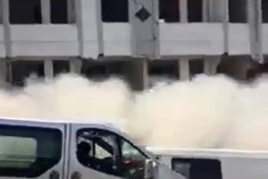 Yıkım &ccedil;alışması yapılan otel binası &ccedil;&ouml;kt&uuml;