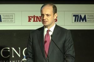 &Ccedil;etinkaya: &Ouml;n&uuml;m&uuml;zdeki d&ouml;nemde bankacılık sekt&ouml;r&uuml;...
