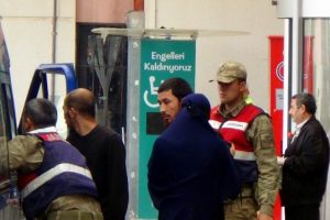 DEAŞ militanları sınırı ge&ccedil;erken yakalandı