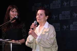 Gala gecesine &uuml;nl&uuml; oyuncu Fatma Girik damgasını vurdu