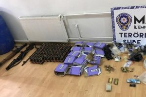 PKK'ya ait silah ve patlayıcı ele ge&ccedil;irildi