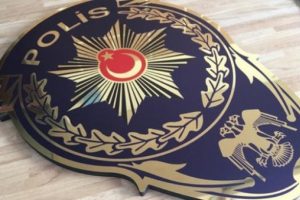 20 yıllık polis hırsızlıktan a&ccedil;ığa alındı