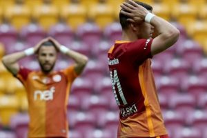 Kasımpaşa, Galatasaray'ı par&ccedil;aladı