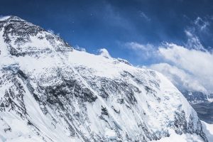 85 yaşındaki dağcı Everest Dağı'nda &ouml;ld&uuml;